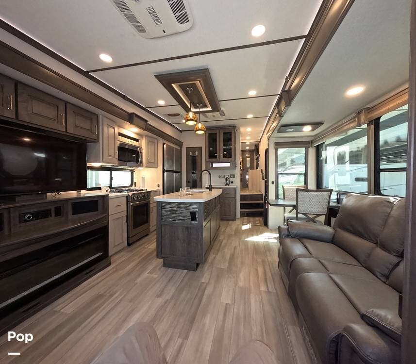 2021 Alliance RV Paradigm 310RL - Used Fifth Wheel For Sale by Pop RVs in Corona, California features Slideout, Leveling Jacks, Awning, Air Conditioning