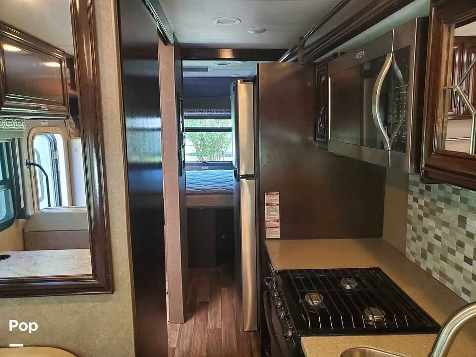 2017 Quantum PD31 by Thor Motor Coach from Pop RVs in Tyro, Kansas