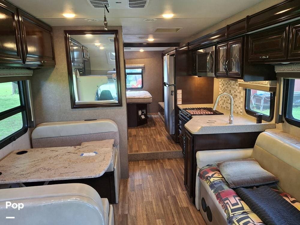 2017 Quantum PD31 by Thor Motor Coach from Pop RVs in Tyro, Kansas