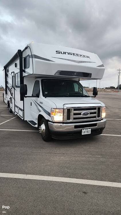 2023 Forest River Sunseeker Classic 3270S - Used Class C For Sale by Pop RVs in Marble Falls, Texas features Slideout