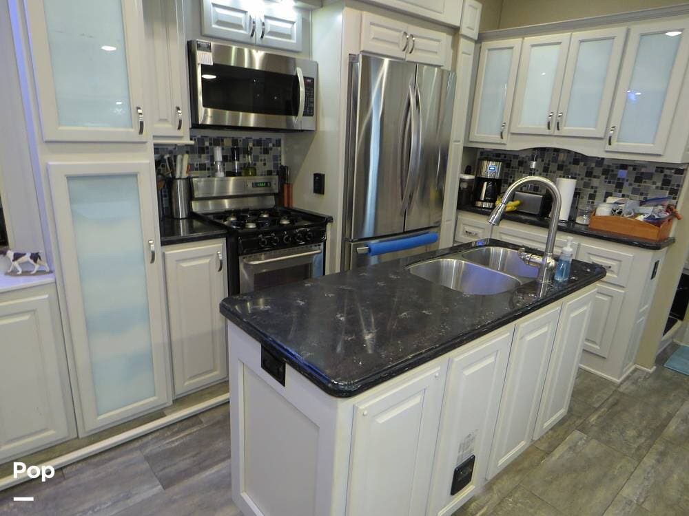 2017 Luxe 38RLS by Augusta RV from Pop RVs in Silver Springs, Florida