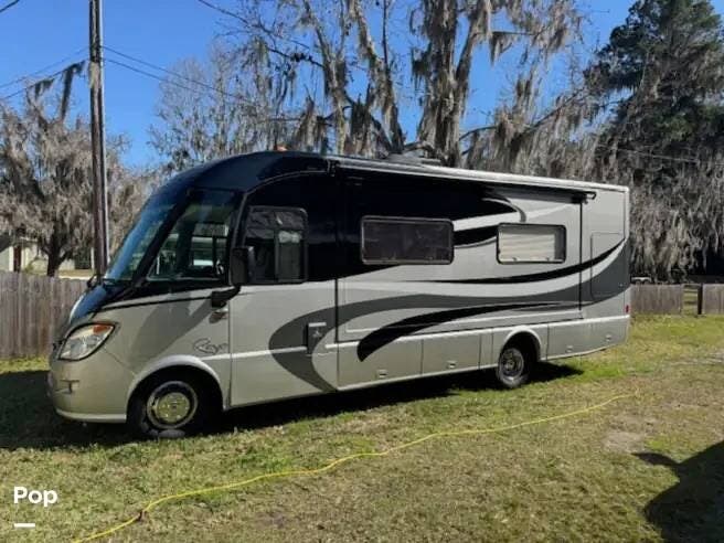 2010 Itasca Reyo 25R - Used Diesel Pusher For Sale by Pop RVs in Hawthorne, Florida features Awning, Air Conditioning, Slideout, Generator