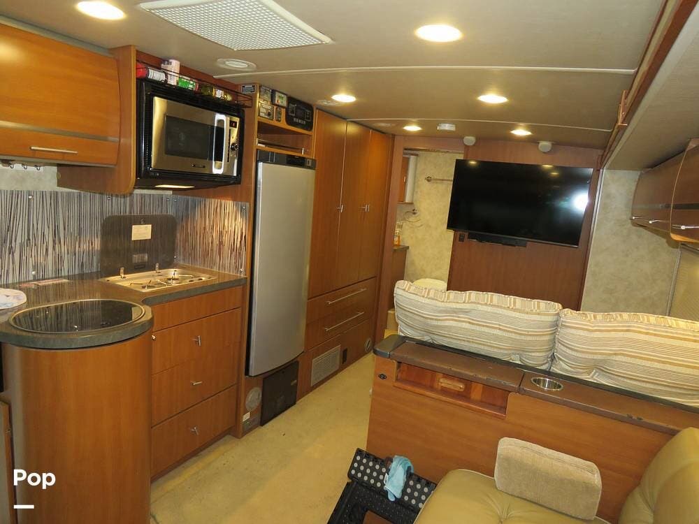 2010 Reyo 25R by Itasca from Pop RVs in Hawthorne, Florida