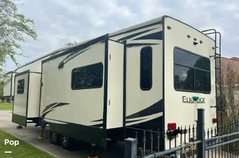 Used 2020 Heartland ElkRidge 39MBHS available in Lytle, Texas