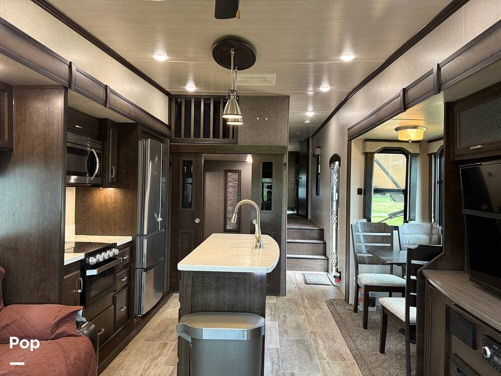 Used 2020 Heartland ElkRidge 39MBHS available in Lytle, Texas