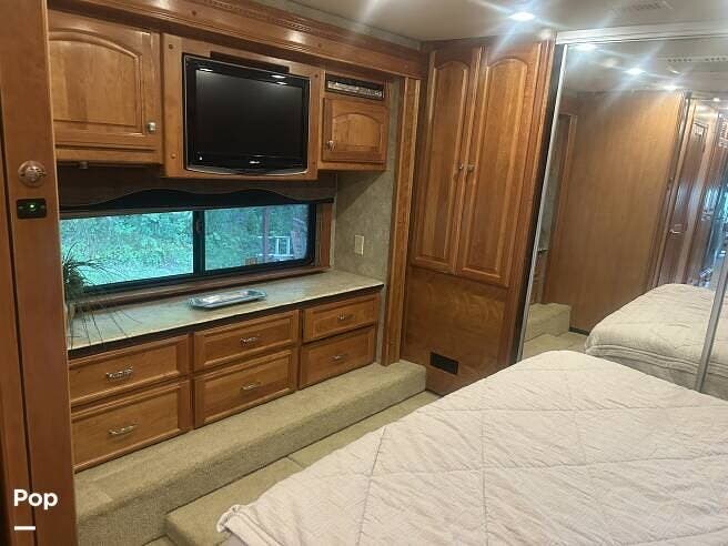 2008 Country Coach Inspire Founders Edition - Used Diesel Pusher For Sale by Pop RVs in Medina, Ohio features Slideout, Leveling Jacks, Air Conditioning, Generator, Awning
