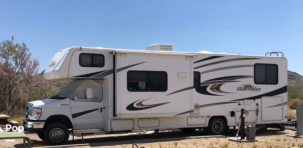 2014 Forest River Sunseeker 3170DS - Used Class C For Sale by Pop RVs in Helena, Alabama features Slideout