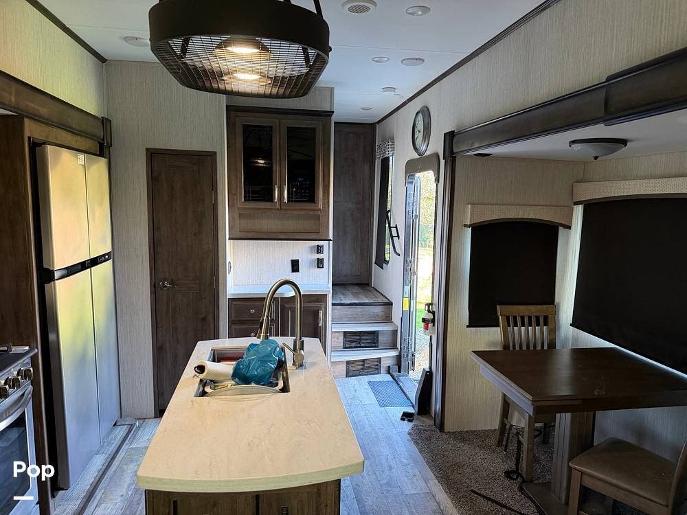 2021 Sierra 321RL by Forest River from Pop RVs in Myrtle Point, Oregon