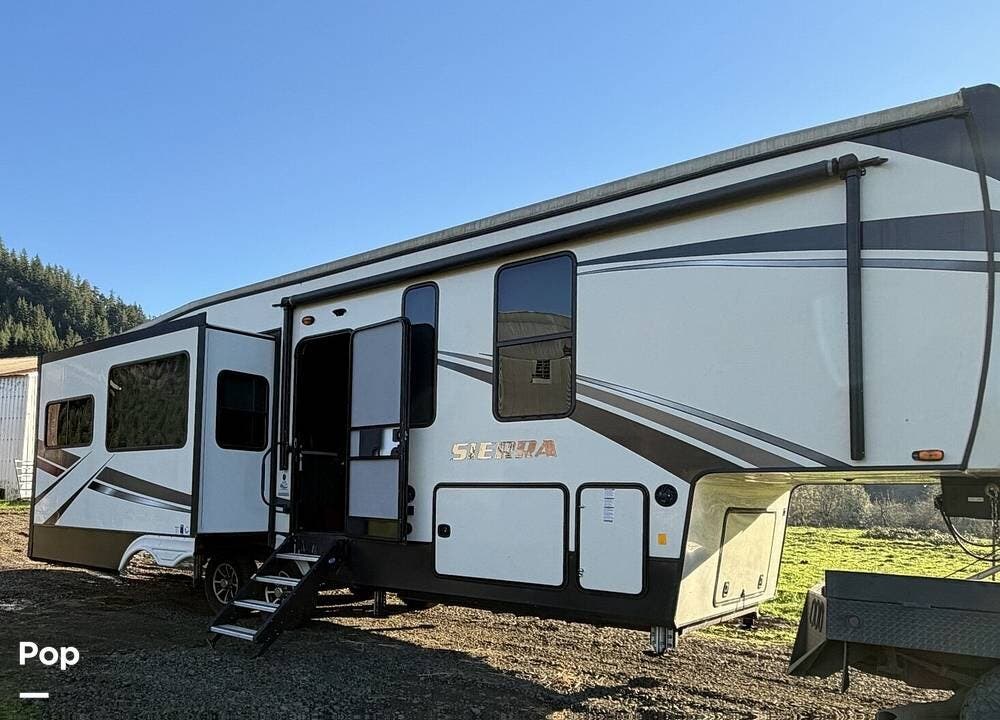 Used 2021 Forest River Sierra 321RL available in Myrtle Point, Oregon