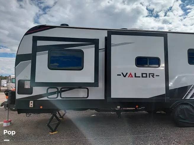 2023 Alliance RV Valor 31T13 - Used Toy Hauler For Sale by Pop RVs in Englewood, Colorado features Slideout, Awning, Generator, Leveling Jacks, Air Conditioning