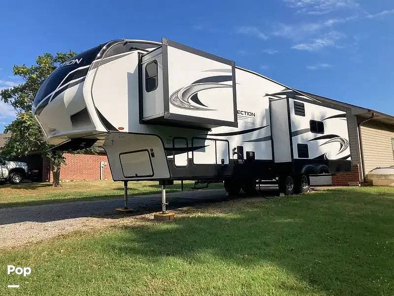 2021 Grand Design Reflection 337FLS - Used Fifth Wheel For Sale by Pop RVs in Sherman, Texas features Slideout