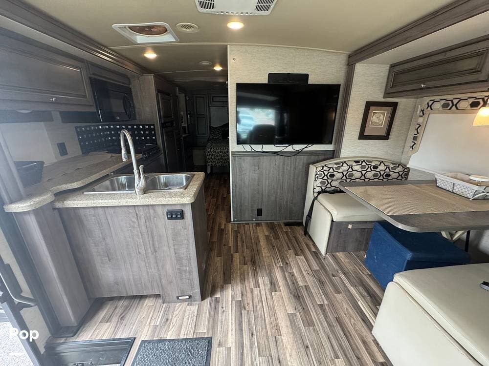 2017 Sunstar LX 27N by Winnebago from Pop RVs in Peoria, Arizona