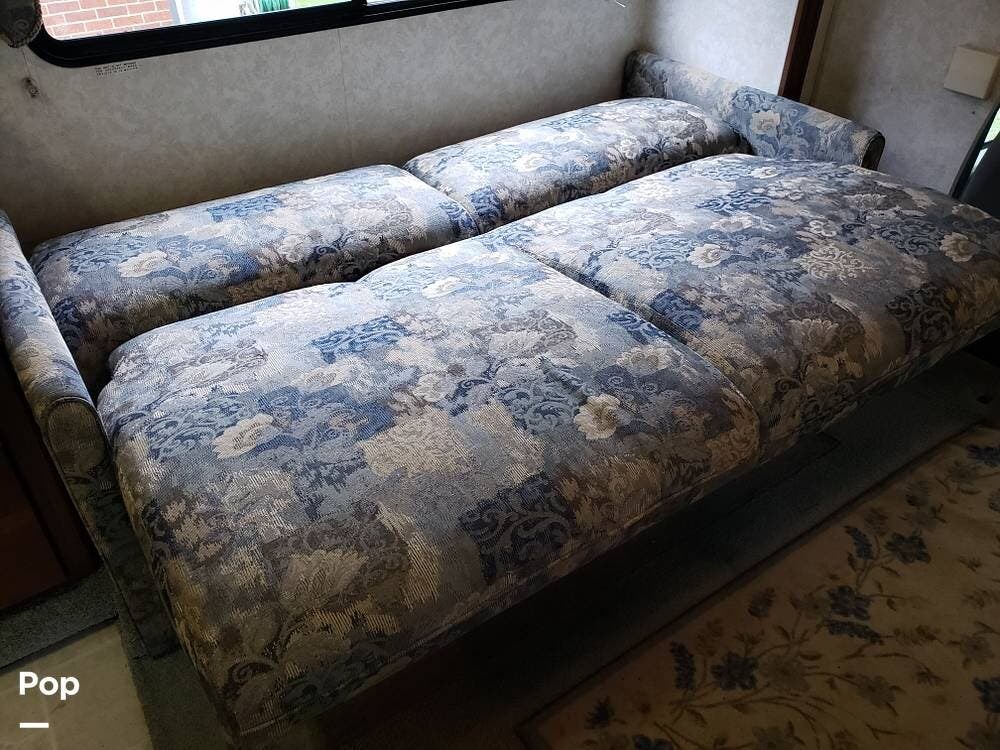 2004 Itasca Sundancer 30 V by Winnebago from Pop RVs in Chester, Maryland