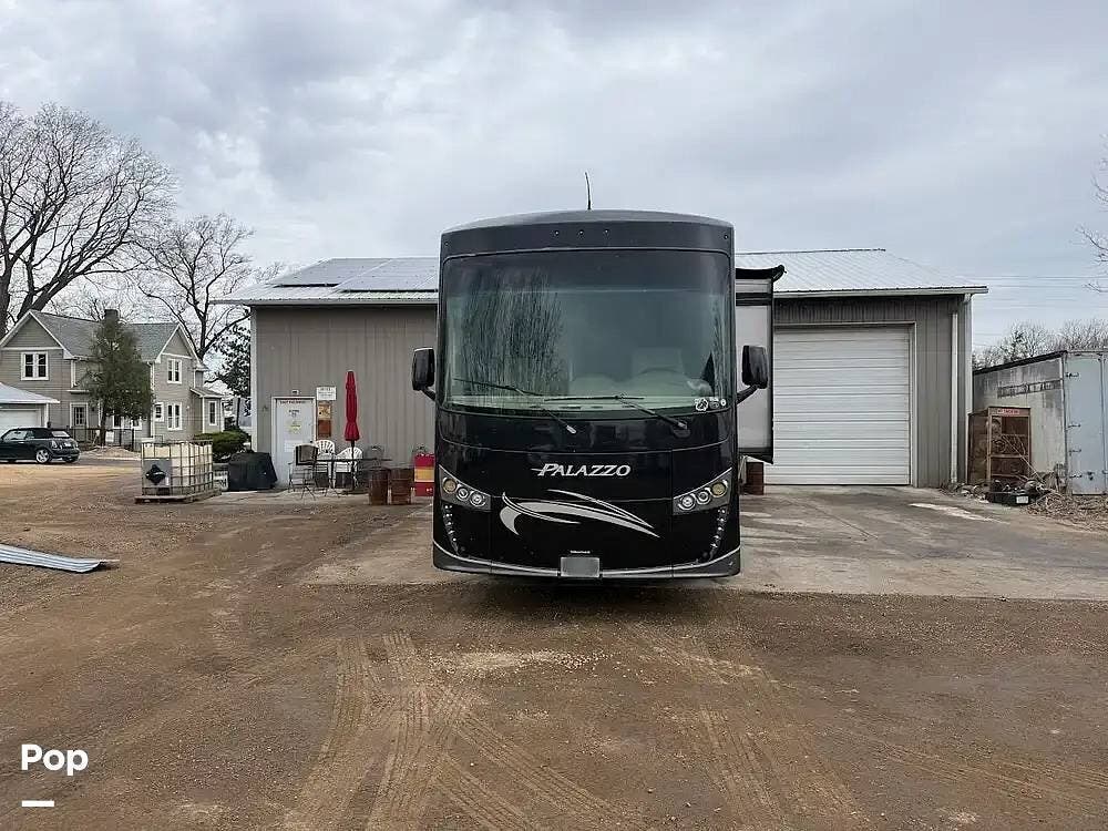 2017 Thor Motor Coach Palazzo 33.3 - Used Diesel Pusher For Sale by Pop RVs in Kirkland, Illinois features Awning, Leveling Jacks, Slideout, Generator, Air Conditioning