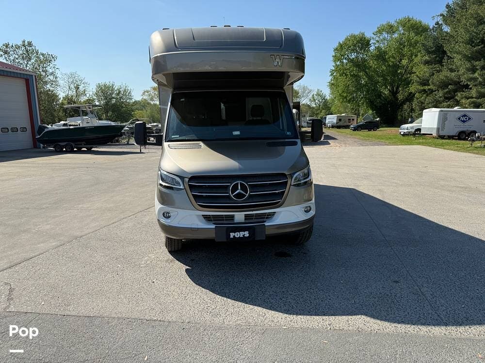 2021 Winnebago View 24D - Used Class C For Sale by Pop RVs in Grasonville, Maryland features Air Conditioning, Generator, Leveling Jacks, Awning, Slideout