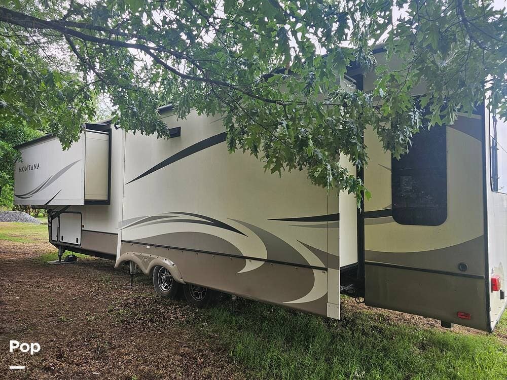 2019 Keystone Montana 3811ms 20th Anniversary - Used Fifth Wheel For Sale by Pop RVs in Keo, Arkansas features Awning, Air Conditioning, Leveling Jacks, Slideout
