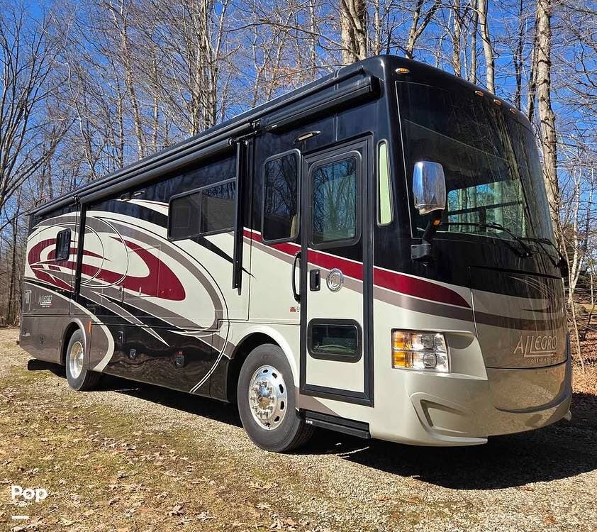 2017 Allegro Red 33AA by Tiffin from Pop RVs in Lapeer, Michigan