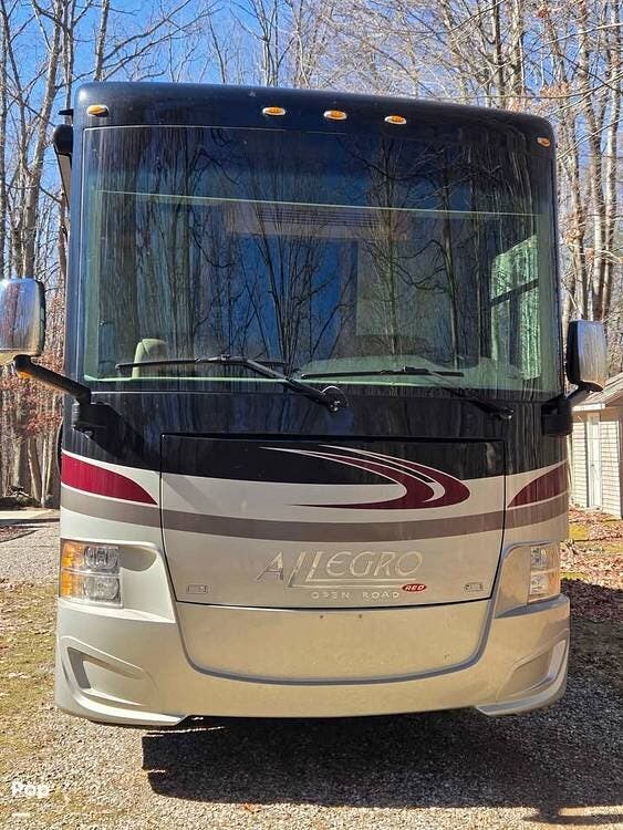 2017 Tiffin Allegro Red 33AA - Used Diesel Pusher For Sale by Pop RVs in Lapeer, Michigan features Slideout