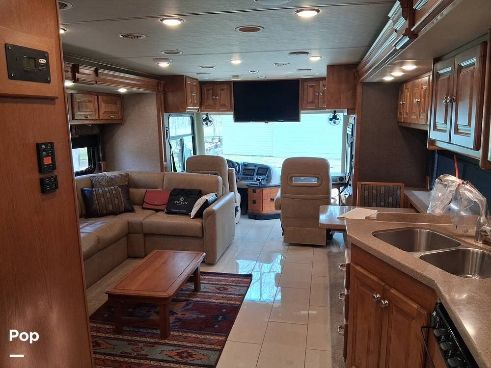 2017 Allegro Red 33AA by Tiffin from Pop RVs in Lapeer, Michigan