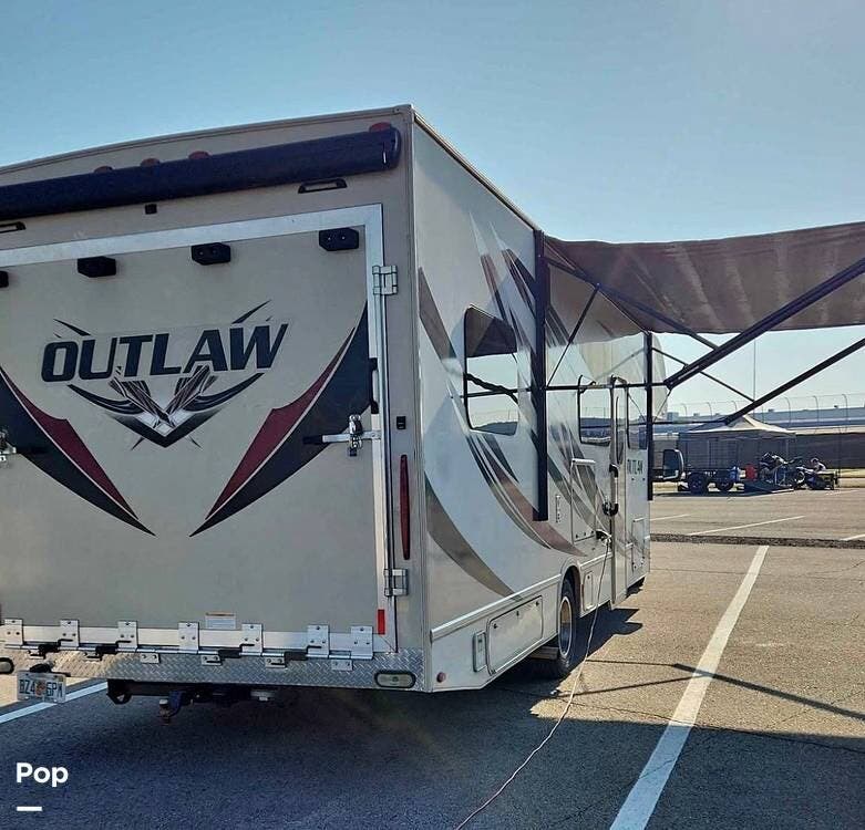 2019 Thor Motor Coach Outlaw 29J - Used Toy Hauler For Sale by Pop RVs in Summerfield, Florida features Slideout