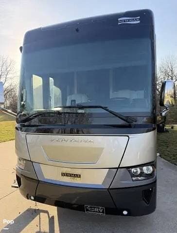 2023 Ventana 4326 by Newmar from Pop RVs in Springfield, Missouri