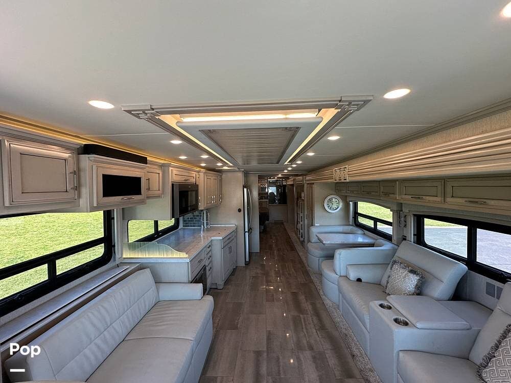 2023 Ventana 4326 by Newmar from Pop RVs in Springfield, Missouri