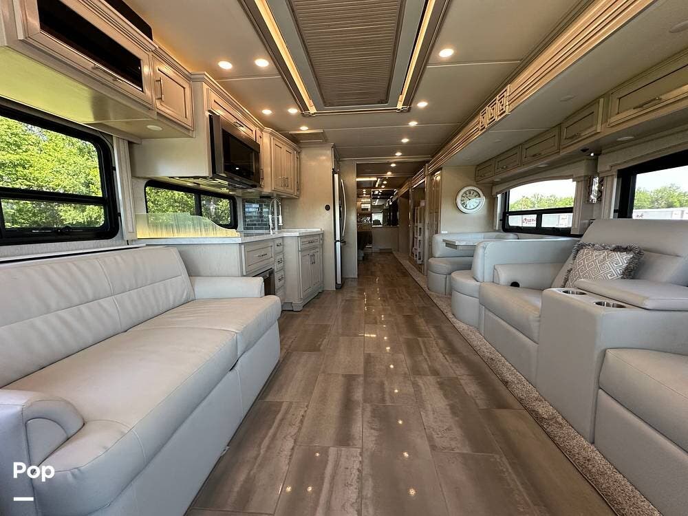 Used 2023 Newmar Ventana 4326 available in Springfield, Missouri