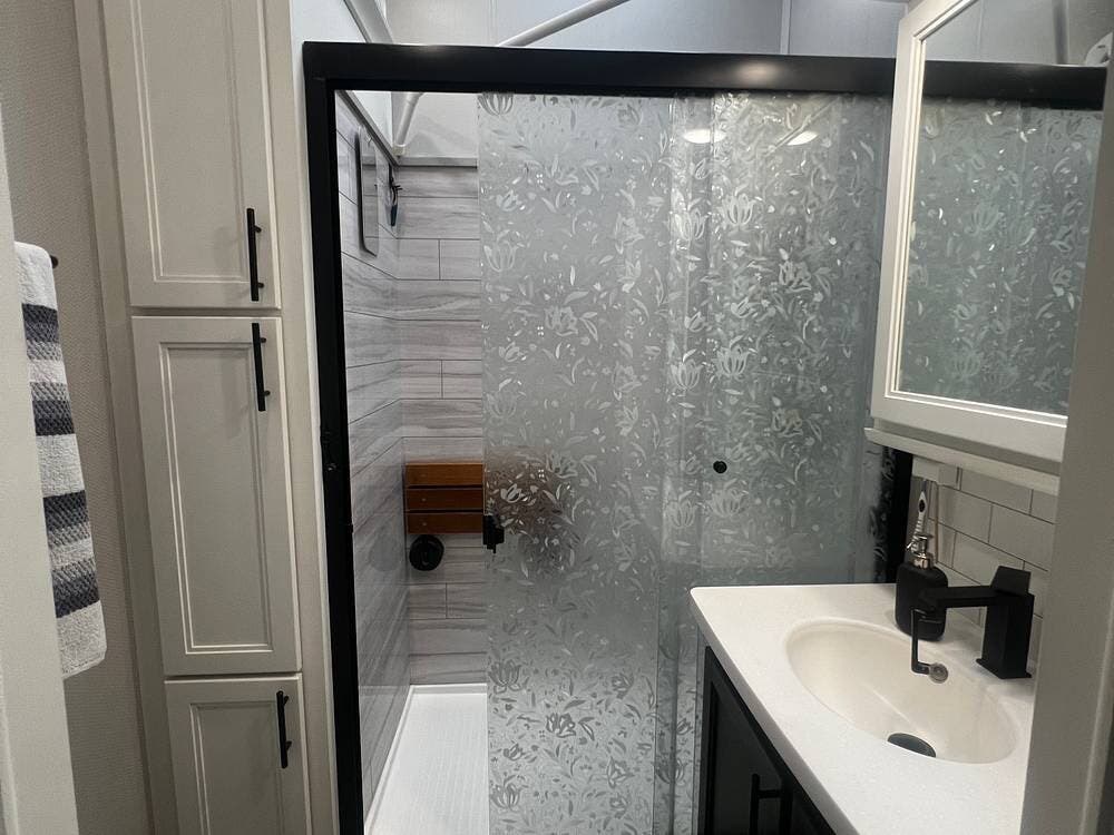 2022 RiverStone 391FSK by Forest River from Pop RVs in Pikeville, Kentucky