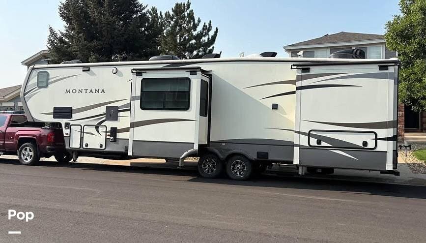 2018 Keystone Montana 3820 FK - Used Fifth Wheel For Sale by Pop RVs in Sedalia, Colorado features Slideout