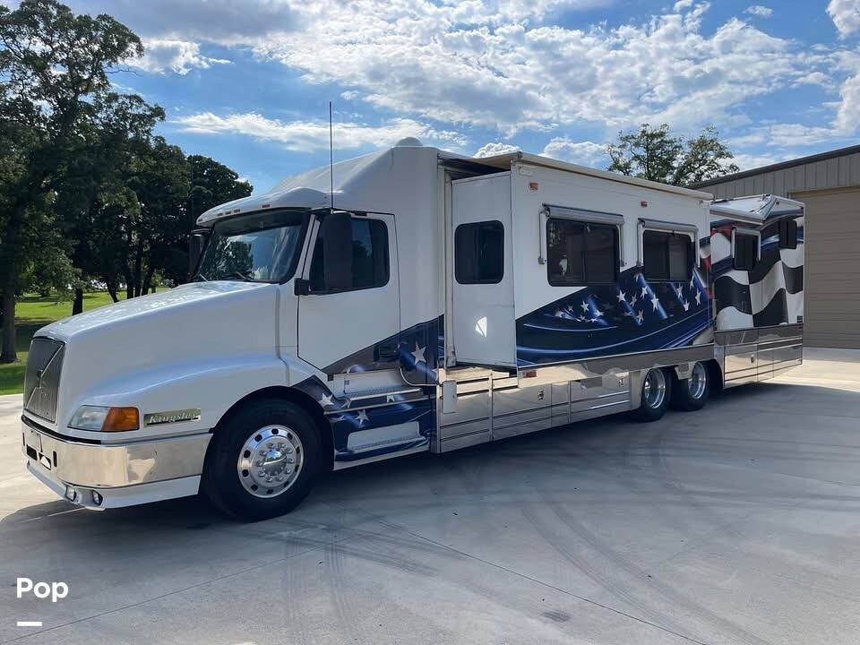 2001 Kingsley 46 Custom by Kingsley Coach from Pop RVs in Burleson, Texas