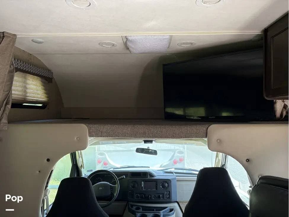 2018 Freedom Elite 30FE by Thor Motor Coach from Pop RVs in Pottsville, Pennsylvania