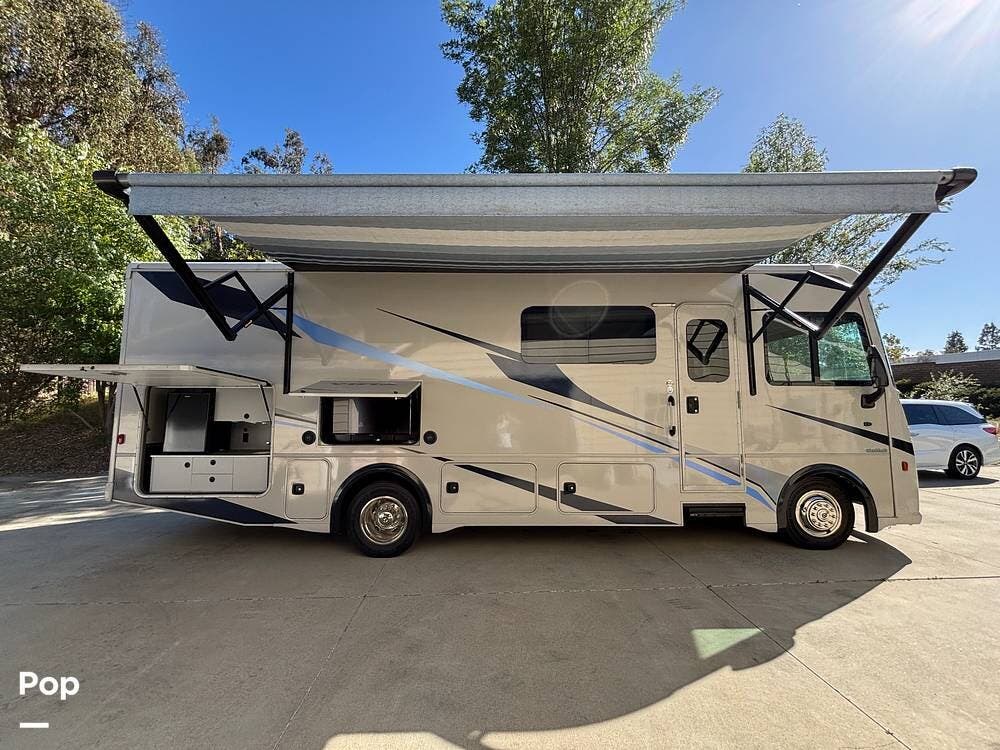 2023 Winnebago Vista 29V - Used Class A For Sale by Pop RVs in Vista, California features Generator, Slideout, Air Conditioning, Leveling Jacks, Awning
