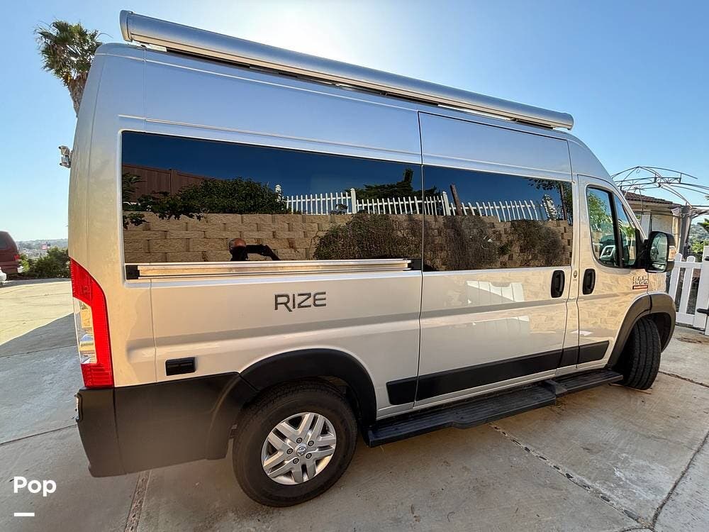 2022 Thor Motor Coach Rize 18M - Used Class B For Sale by Pop RVs in Vista, California features Air Conditioning, Awning, Generator