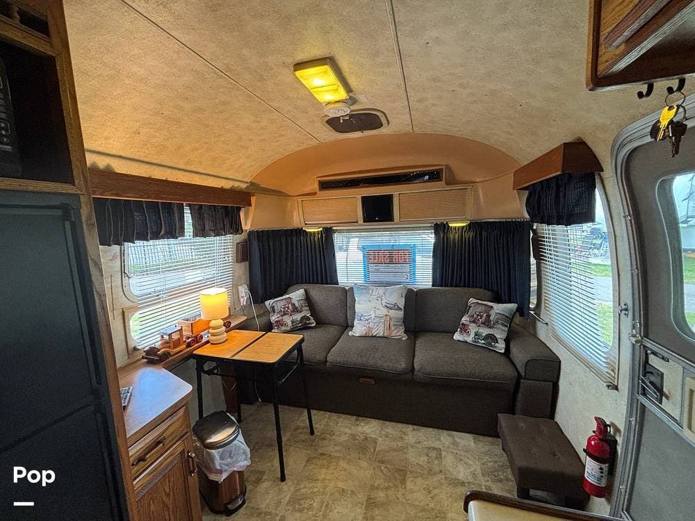 1988 Excella 25 by Airstream from Pop RVs in Winter Garden, Florida
