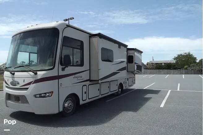 2014 Jayco Precept 31UL - Used Class A For Sale by Pop RVs in Panama City Beach, Florida features Slideout