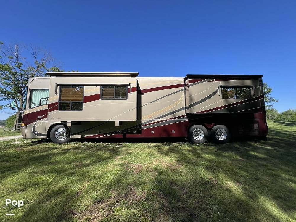 2007 Country Coach Allure 470 Siskiyou Summit - Used Diesel Pusher For Sale by Pop RVs in Princeton, Indiana features Leveling Jacks, Awning, Air Conditioning, Generator, Slideout