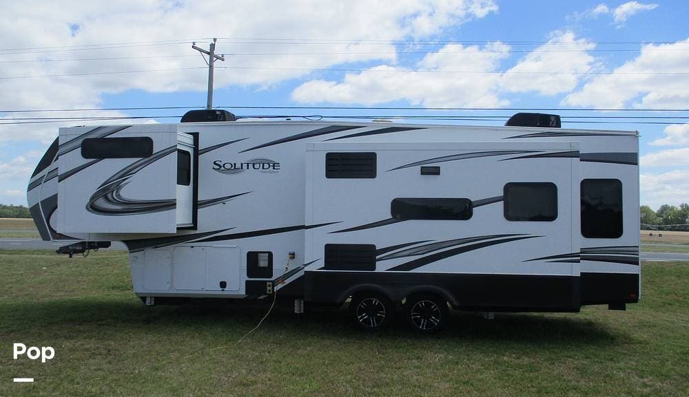 2022 Grand Design Solitude 310GK - Used Fifth Wheel For Sale by Pop RVs in Harrington, Delaware features Leveling Jacks, Awning, Slideout, Air Conditioning