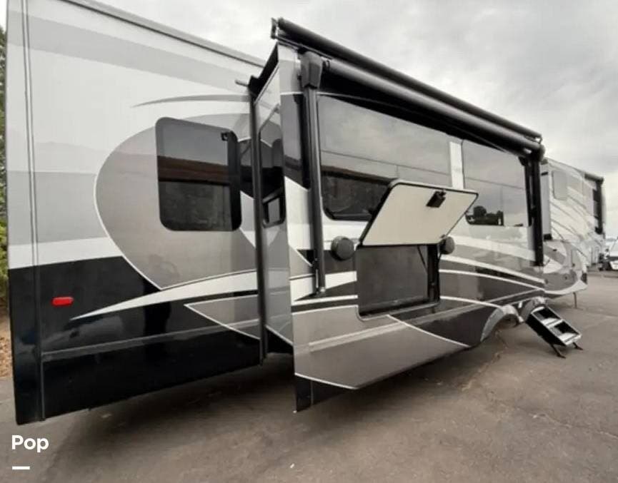 2021 RiverStone Legacy 39RKFB by Forest River from Pop RVs in Grants Pass, Oregon