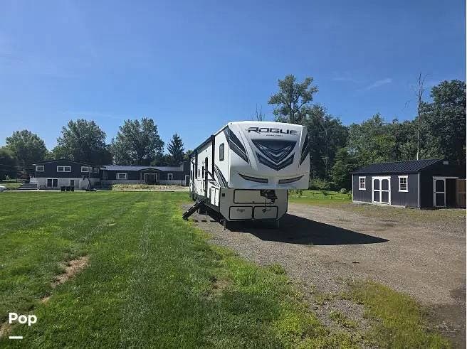 2022 Forest River Vengeance ROGUE ARMORED 4007V - Used Toy Hauler For Sale by Pop RVs in Galion, Ohio features Slideout