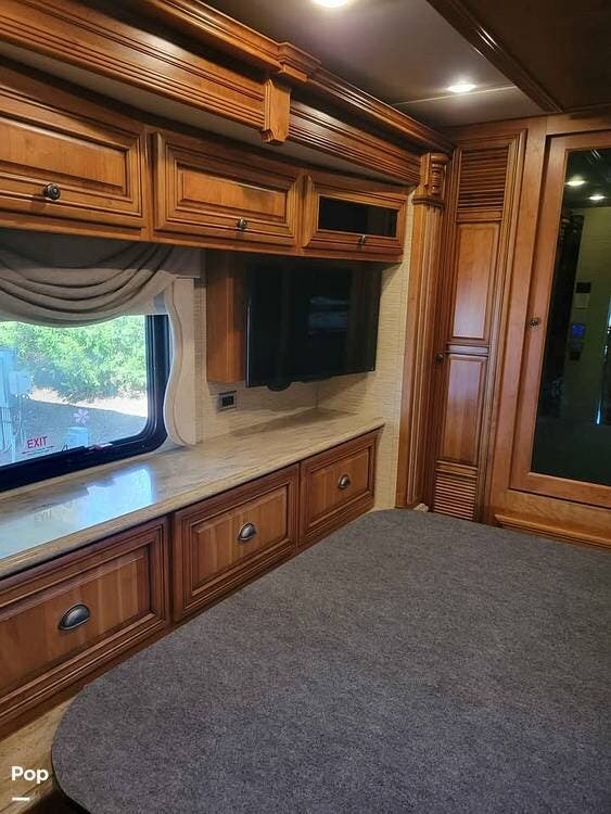 2016 Newmar Dutch Star 4381 - Used Diesel Pusher For Sale by Pop RVs in Rockford, Alabama features Slideout