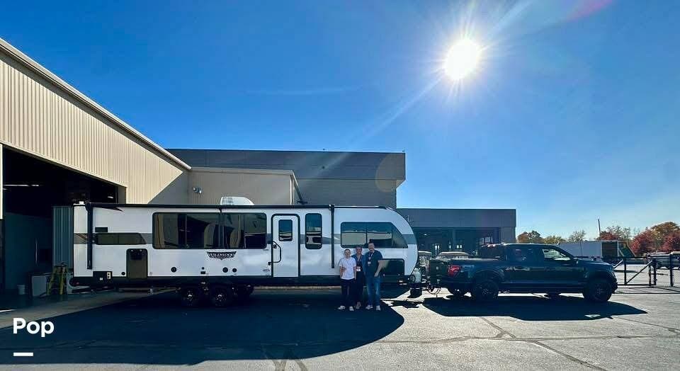 2024 Forest River Wildwood 29view - Used Travel Trailer For Sale by Pop RVs in Howell, Michigan features Slideout