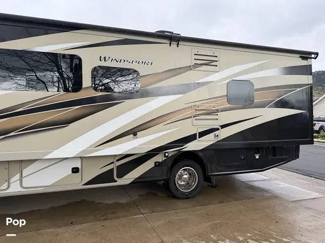 2020 Thor Motor Coach Windsport 29M - Used Class A For Sale by Pop RVs in Logan, Utah features Generator, Air Conditioning, Slideout