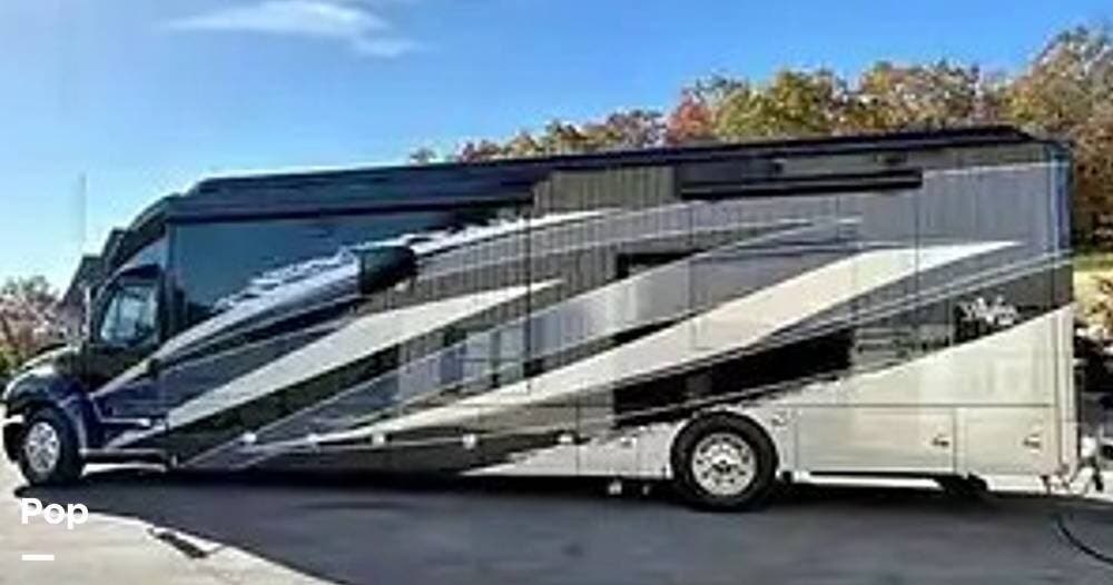 2021 Renegade RV Verona LE 40LRB - Used Super C For Sale by Pop RVs in Harrisonburg, Virginia features Slideout, Generator, Leveling Jacks, Air Conditioning, Awning