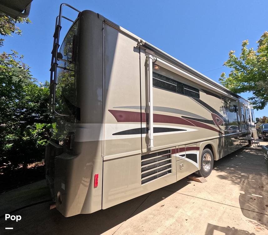 2008 Destination 39W by Winnebago from Pop RVs in Simi Valley, California