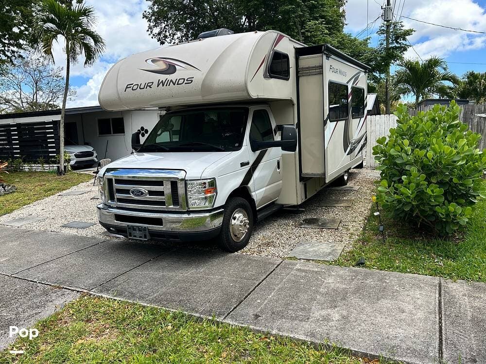 2019 Four Winds 28E by Thor Motor Coach from Pop RVs in Saint Louis, Missouri