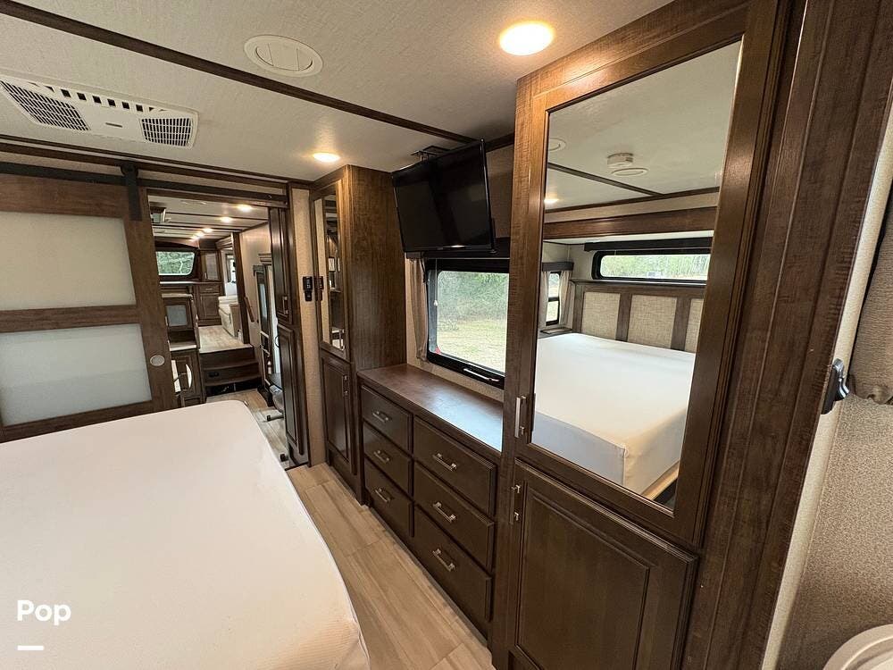 2021 Grand Design Solitude 380FL - Used Fifth Wheel For Sale by Pop RVs in Pickens, South Carolina features Slideout