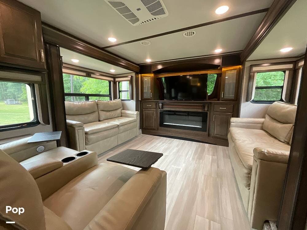 2021 Solitude 380FL-R by Grand Design from Pop RVs in Pickens, South Carolina