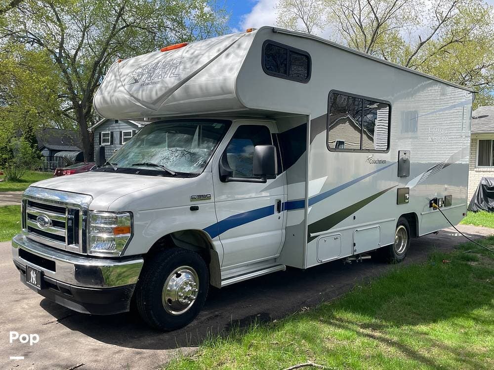 Used 2021 Coachmen Cross Trail 21XG available in Commerce Township, Michigan