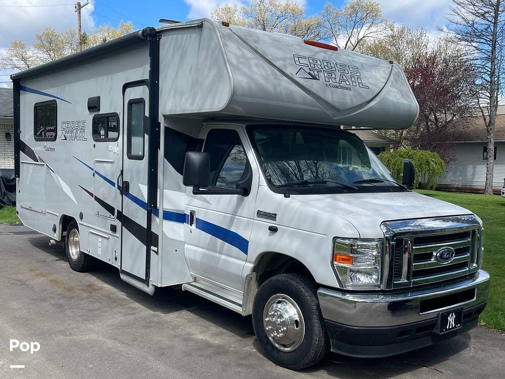 2021 Cross Trail 21XG by Coachmen from Pop RVs in Commerce Township, Michigan