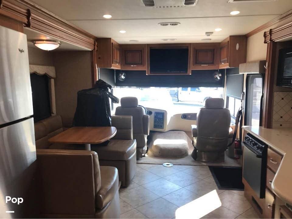 2016 Holiday Rambler Vacationer 36SBT - Used Class A For Sale by Pop RVs in Caldwell, Texas features Slideout, Generator, Air Conditioning, Awning, Leveling Jacks